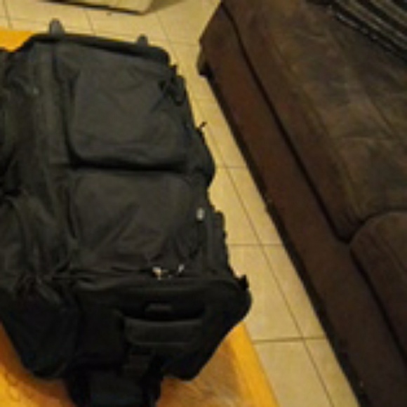 Suit case - Picture 2 of 4